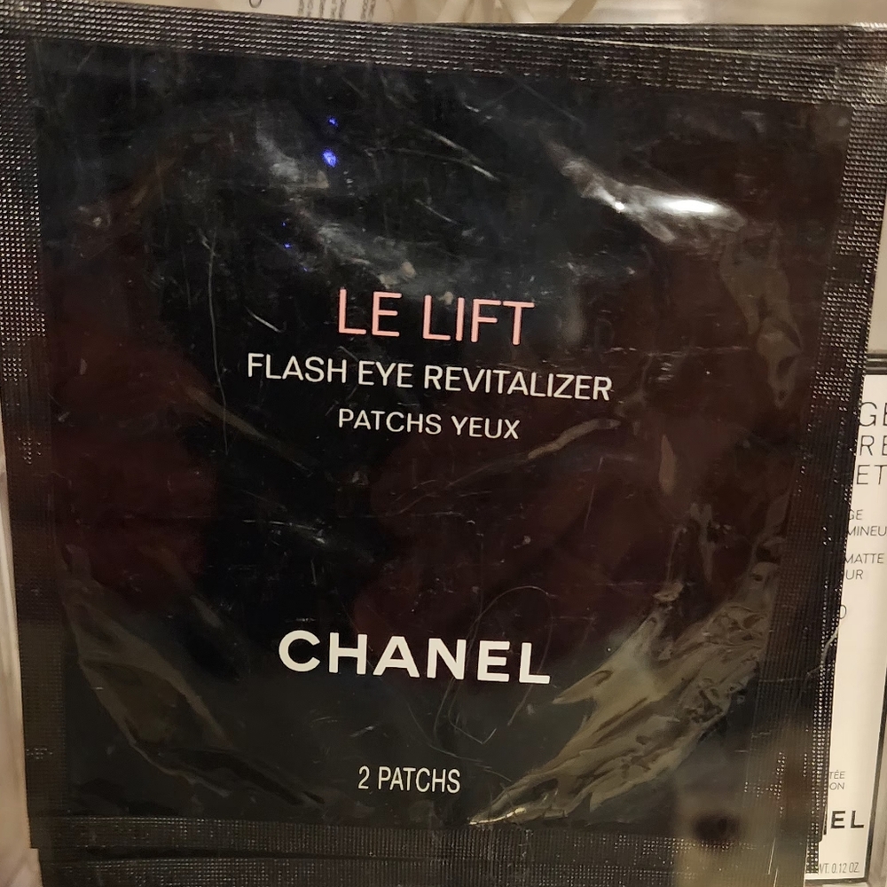 CHANEL LE LIFTFLASH EYE PATCHS